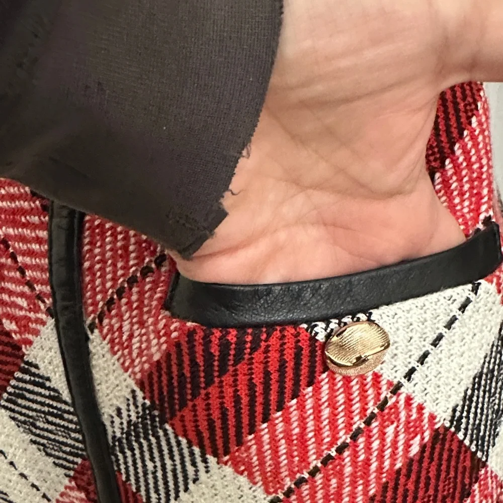 Plaid Red and Black Women's Skirt - Picture 2 of 8